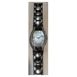 EBEL Beluga E9656G28-10 Tonneau Stainless Steel 23 mm MOP Diamond Dial Quartz Women