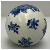 Vintage Chinese Porcelain 4" Orb Sphere Blue/White Floral Carpet Ball