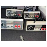 Nintendo NES-001 Entertainment System with 4 Controllers, 2 Cartridges, AV Cables & RF Modulator
