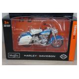 Maisto Harley Davidson 1966 FLH Electra Glide Replica