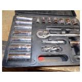 18 piece 3/8" Socket Set with case