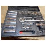 18 piece 3/8" Socket Set with case