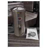 Wells Heated Syrup Dispenser - 2.5 Gallon
