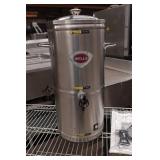 Wells Heated Syrup Dispenser - 2.5 Gallon