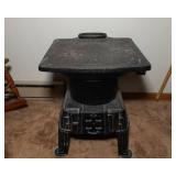 Montgomery Ward & Co. Cast Iron Coal-Fired Stove – Model 84AJ-5200A