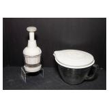 Pampered Chef Measuring Cup & Food Chopper