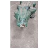 alligator statue