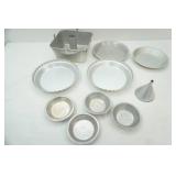 pie pans, bundt pan, mini pie pans