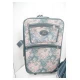 Rolling Suitcase Set. Skyway