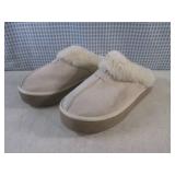 (CSB) Pair of Joyspun Slippers Size...