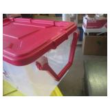 (FRNT) Sterilite 160 Qt Tote with W...