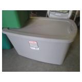 (FRNT) 2 - 30-Gallon Totes with Lid...