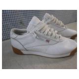 (BSB) Pair of Reebok Sneakers Size ...