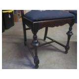 (BR1) Vintage Wood Needlepoint Seat...