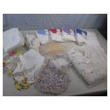 (BSB) Assorted Vintage Doilies, Tab...