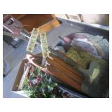 (BR2) Assortment of Christmas Decor...