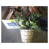 (BR2) Assortment of Christmas Decor...