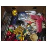 (EW3) Assortment of Christmas Decor...