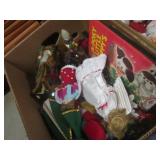 (EW3) Assortment of Christmas Decor...