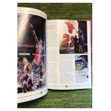 1996 Chicago Bulls/Raging Bulls NBA Champs Hard Cover Record Book 72 Victories