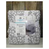 Comfort Bay Reversible Quilt, 86in x 86in