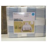 Full/Queen Matelasse Quilt Light Blue - Room Essentials