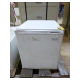 Magic Chef Mini Refrigerator