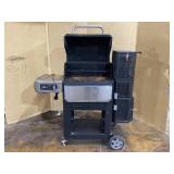 Masterbuilt Gravity Series 800 Digital WiFi Charcoal Grill, Griddle and Smoker in Black