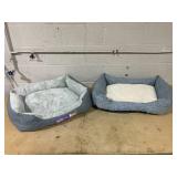 LOT OF 2 Boots & Barkley Ped Beds Size M
