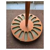 Gun Rack, Spins. Very Old. Holds 16 Long Guns. Gun Rack, Spins. Very Old. Holds 16 Long Guns.