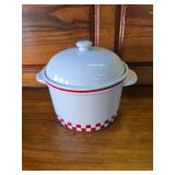 Chili Crock and Decorative Wooden 'Pan' Chili Crock and Decorative Wooden 'Pan'