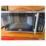 700 Watt Like New Microwave 700 Watt Like New Microwave