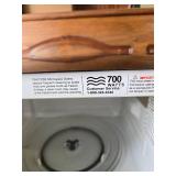700 Watt Like New Microwave 700 Watt Like New Microwave