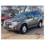 2012 FORD ESCAPE XLT *2 Owner | No Accidents | All Wheel Drive* (NO RESERVE)
