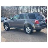 2012 FORD ESCAPE XLT *2 Owner | No Accidents | All Wheel Drive* (NO RESERVE)