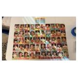 (52) VINTAGE Topps baseball cards
