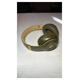 BEATS Studio 3 Wireless Noise Cancelling Camo headphones with case