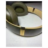 BEATS Studio 3 Wireless Noise Cancelling Camo headphones with case