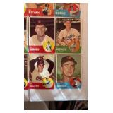 (52) VINTAGE Topps baseball cards