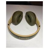 BEATS Studio 3 Wireless Noise Cancelling Camo headphones with case