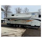 2006 CrossRoads Cross Terrain Toy Hauler 5th Wheel – Triple Axle – Generator – 2 Slide Outs
