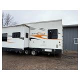 2006 CrossRoads Cross Terrain Toy Hauler 5th Wheel – Triple Axle – Generator – 2 Slide Outs