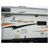 2006 CrossRoads Cross Terrain Toy Hauler 5th Wheel – Triple Axle – Generator – 2 Slide Outs