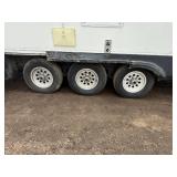 2006 CrossRoads Cross Terrain Toy Hauler 5th Wheel – Triple Axle – Generator – 2 Slide Outs