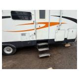 2006 CrossRoads Cross Terrain Toy Hauler 5th Wheel – Triple Axle – Generator – 2 Slide Outs