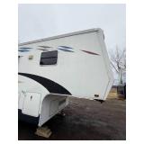 2006 CrossRoads Cross Terrain Toy Hauler 5th Wheel – Triple Axle – Generator – 2 Slide Outs