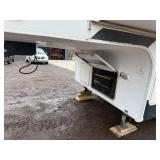 2006 CrossRoads Cross Terrain Toy Hauler 5th Wheel – Triple Axle – Generator – 2 Slide Outs