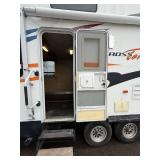 2006 CrossRoads Cross Terrain Toy Hauler 5th Wheel – Triple Axle – Generator – 2 Slide Outs