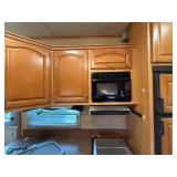 2006 CrossRoads Cross Terrain Toy Hauler 5th Wheel – Triple Axle – Generator – 2 Slide Outs