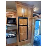 2006 CrossRoads Cross Terrain Toy Hauler 5th Wheel – Triple Axle – Generator – 2 Slide Outs